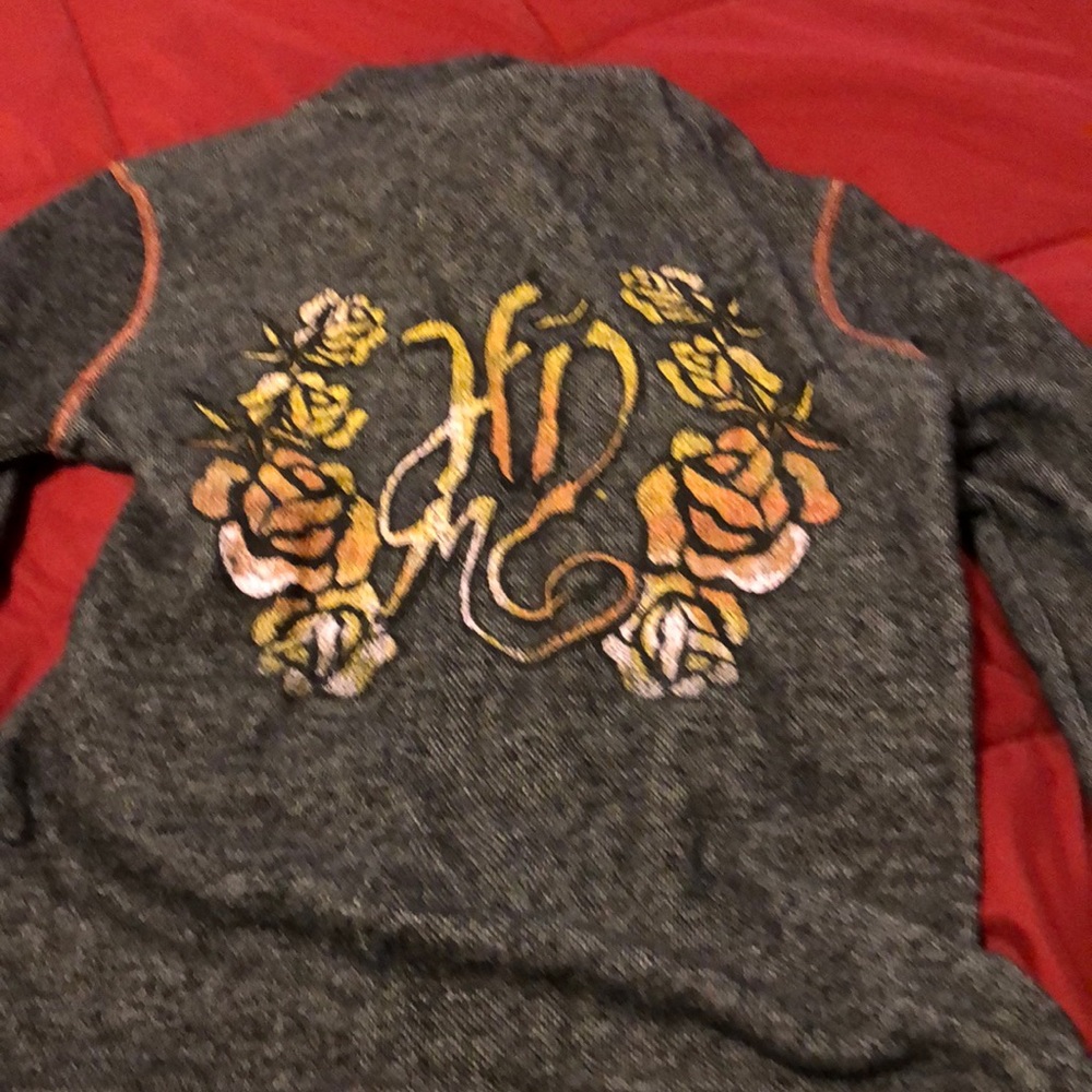 Cool harley shirt. Just too small